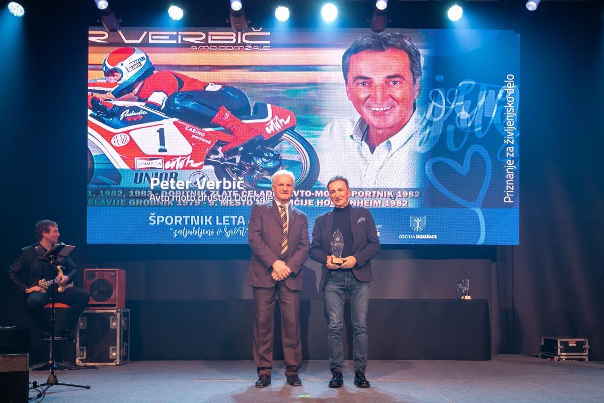 Peter Verbič prejem priznanja za življenjsko delo